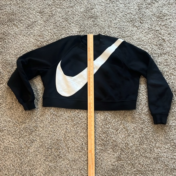 Women’s Nike Cropped Crewneck Pullover Sweatshirt Big Nike Check Womens Sz Large - Picture 4 of 7